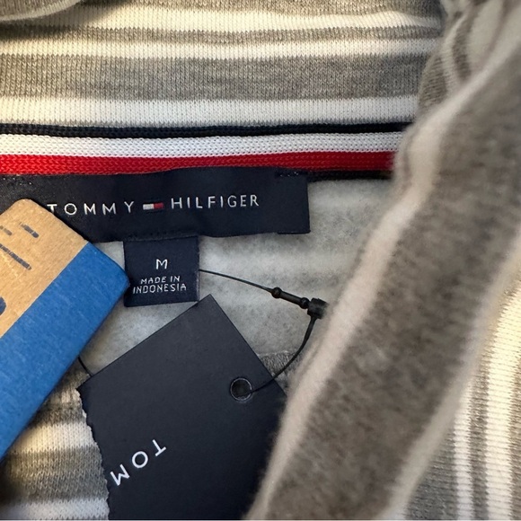 Tommy Hilfiger Gray White striped Cowl Neck sweatshirt Woman’s size Medium(f6 - Picture 7 of 10